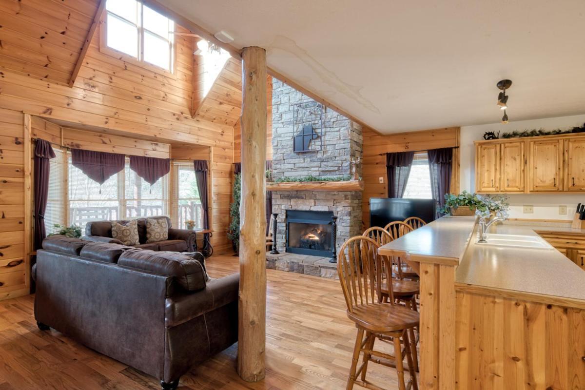 Cherokee Lodge Sevierville Bagian luar foto