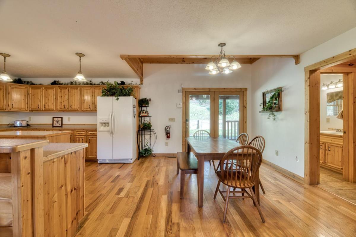 Cherokee Lodge Sevierville Bagian luar foto