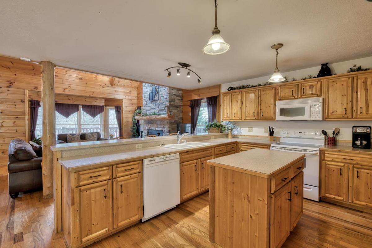 Cherokee Lodge Sevierville Bagian luar foto