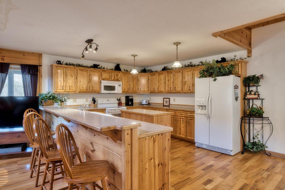 Cherokee Lodge Sevierville Bagian luar foto