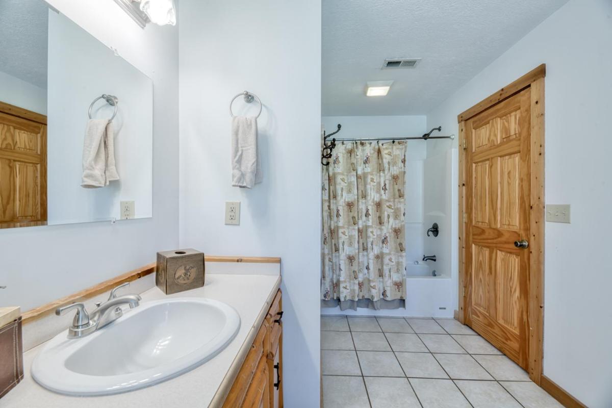 Cherokee Lodge Sevierville Bagian luar foto